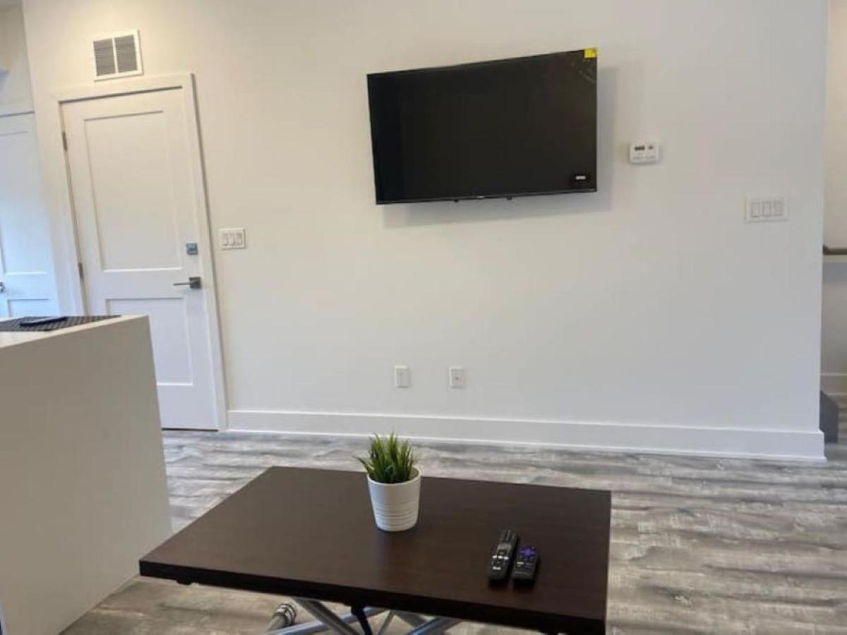 Stylish Townhome Gem With Several Amenities Just Minutes To The Falls Niagara Falls Exterior foto